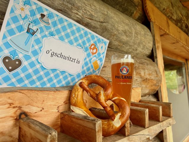 Bier und Brezel in der Sauna